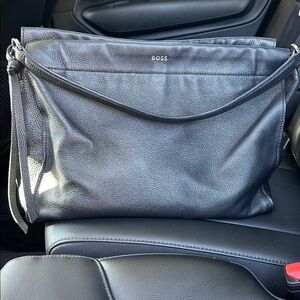 BOSS Elegant Black Leather Shoulder Bag